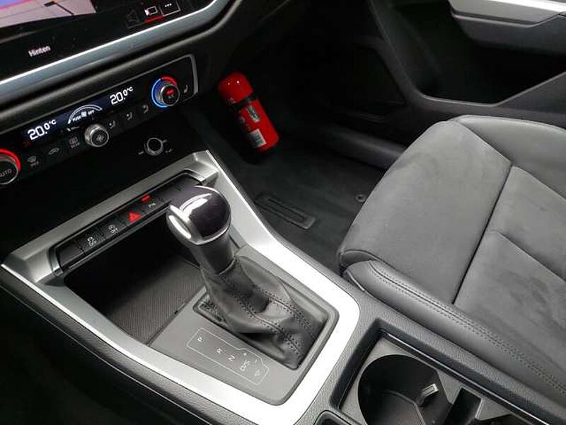 Audi Q3 Q3 35 TFSI S-TRONIC S LINE NAVI LED SPORTSITZE KAM